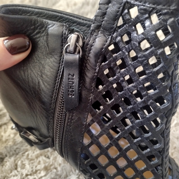 Schutz fishnet pointy toe chain buckle heel booties sz 8,5 - Picture 4 of 8